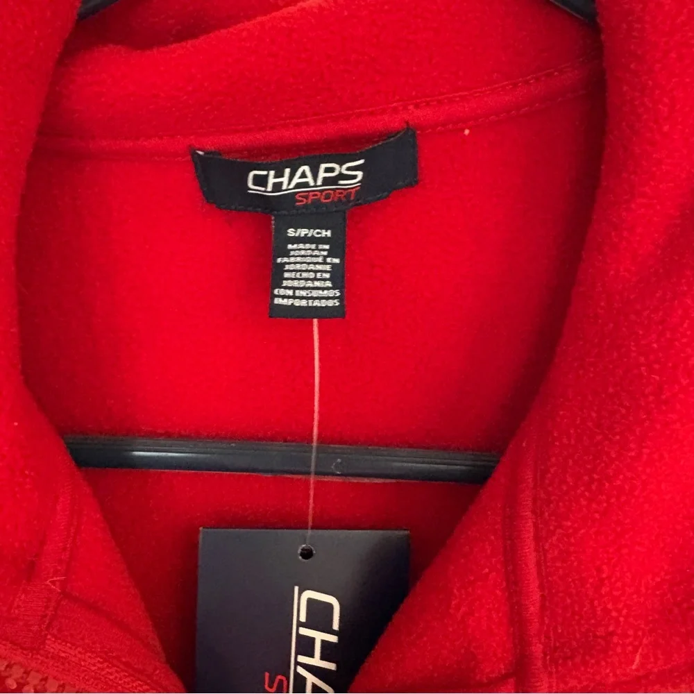 NWT Chaps Womens fleece Sport Red sleeveless Zip Up With Pockets size small - Picture 2 of 3